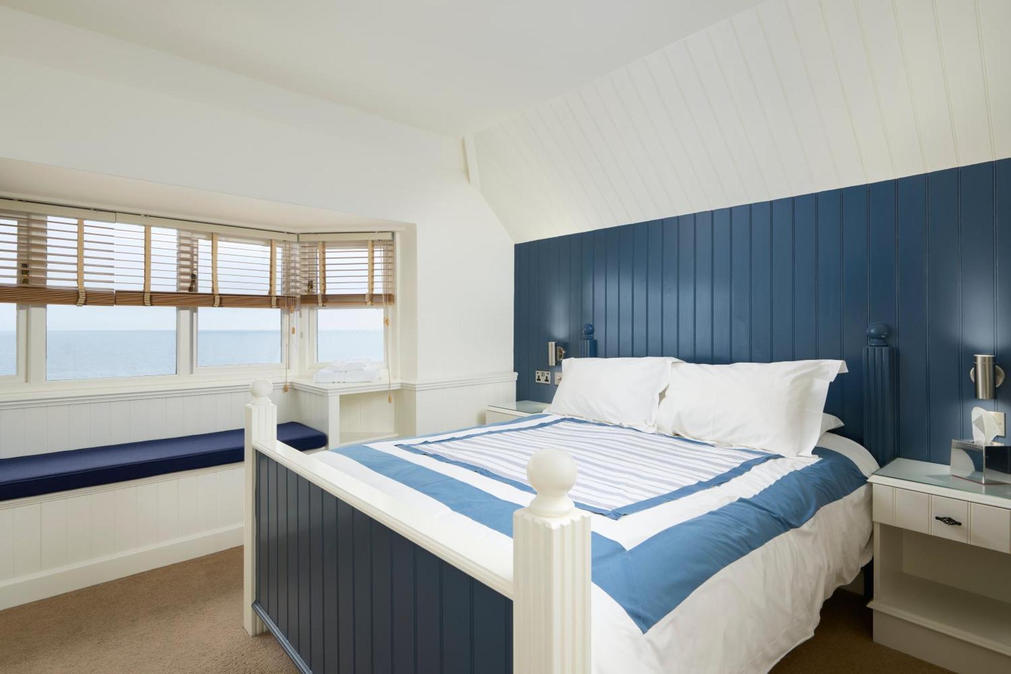 Inn The Cricket 4*